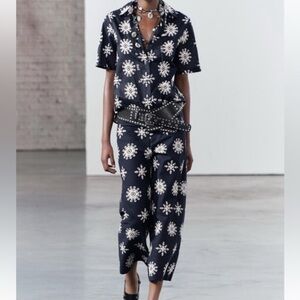 Zara Navy and White Patterned Top